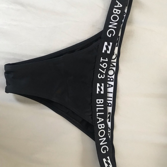 Billabong women’s small bikini - Picture 2 of 3
